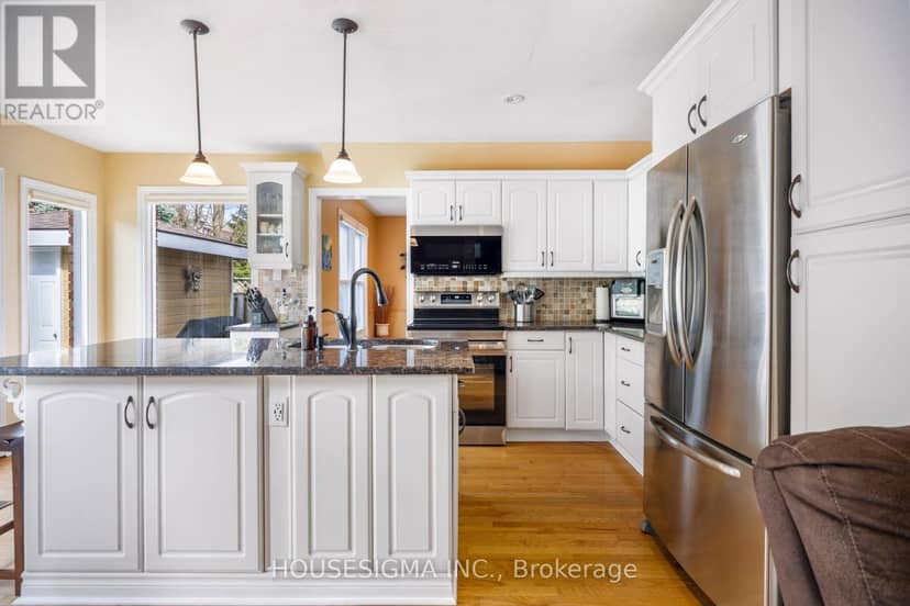 18 Jennifer Gardens — photo 13 of 40