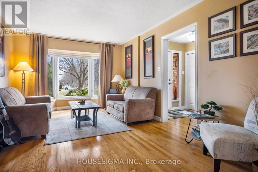 18 Jennifer Gardens — photo 7 of 40
