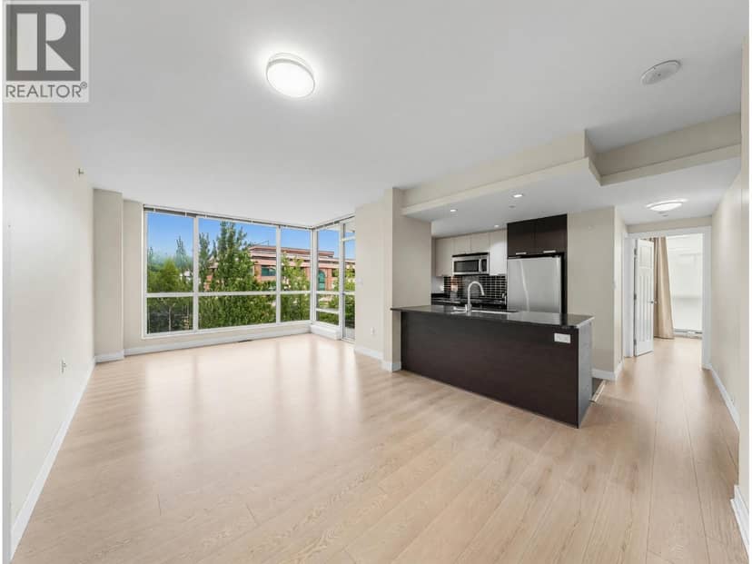 605 2968 GLEN DR., Coquitlam