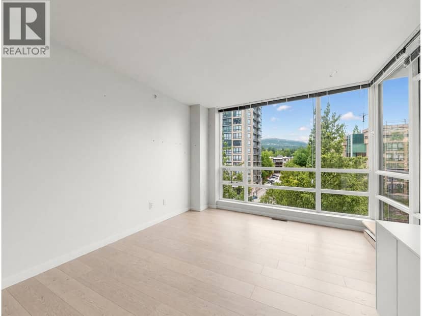 605 2968 GLEN DR., Coquitlam, photo 4