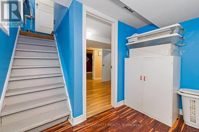 2307 Lawrence Avenue W — photo 19 of 37