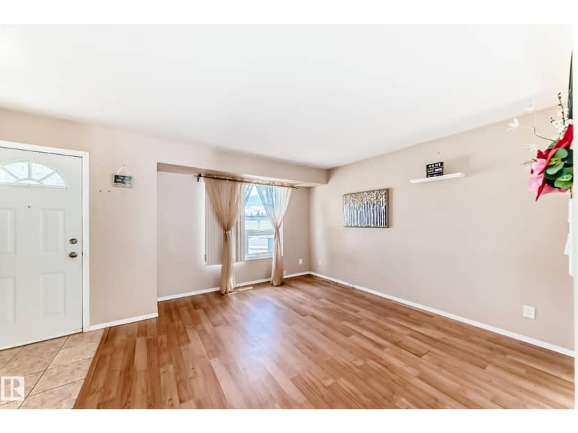 100 Dickinsfield Ct NW, Edmonton, photo 5