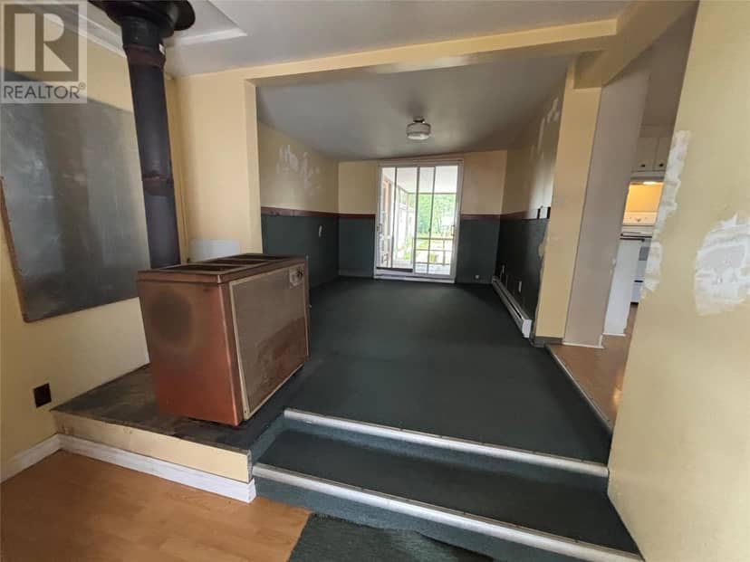 17 Winsor Drive — photo 5 of 12