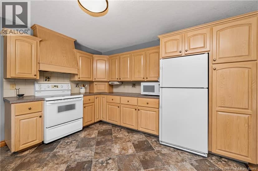 330 Vanier Street — photo 21 of 40
