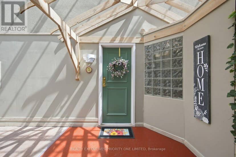 2 - 77 Mill Street E — photo 7 of 40