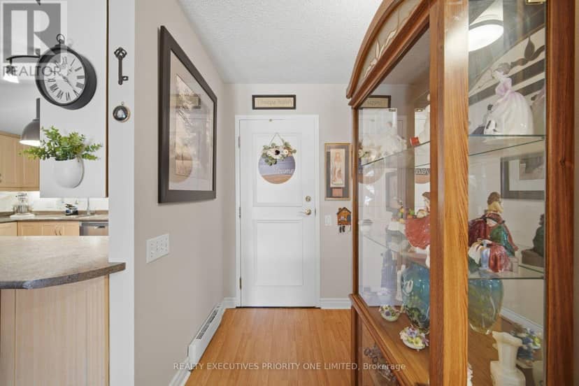 2 - 77 Mill Street E — photo 8 of 40