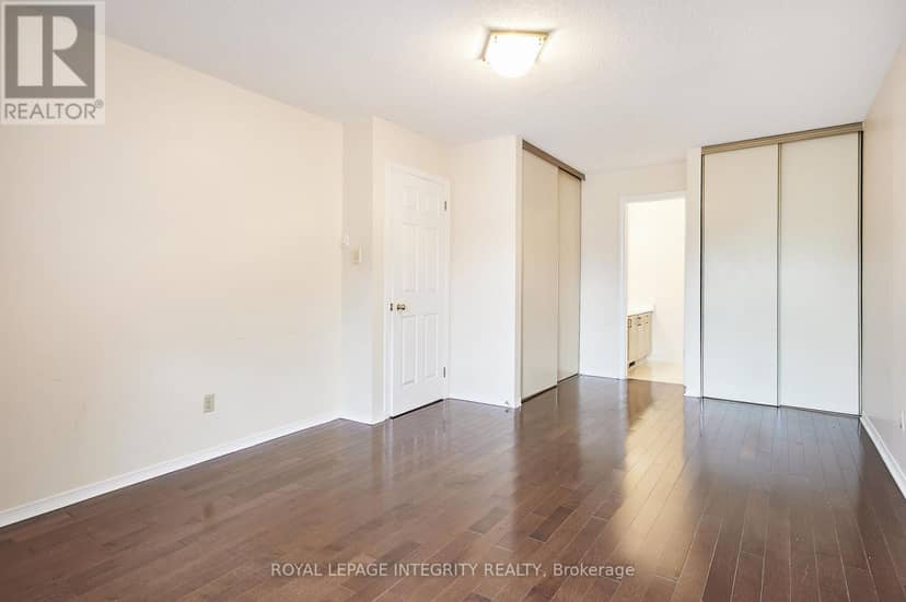 51 Havenhurst Crescent — photo 20 of 30