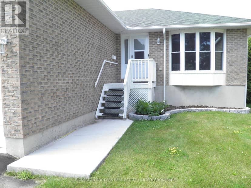 21 Frederick Street, Lansdowne Village, photo 2