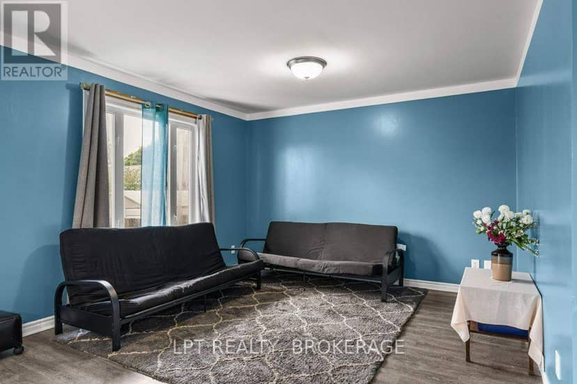 8 Wilfred Crescent — photo 17 of 38