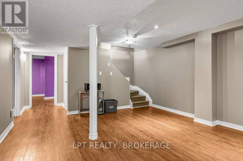 8 Wilfred Crescent — photo 19 of 38