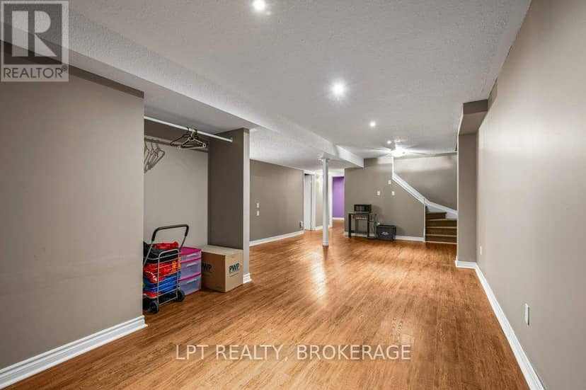 8 Wilfred Crescent — photo 20 of 38