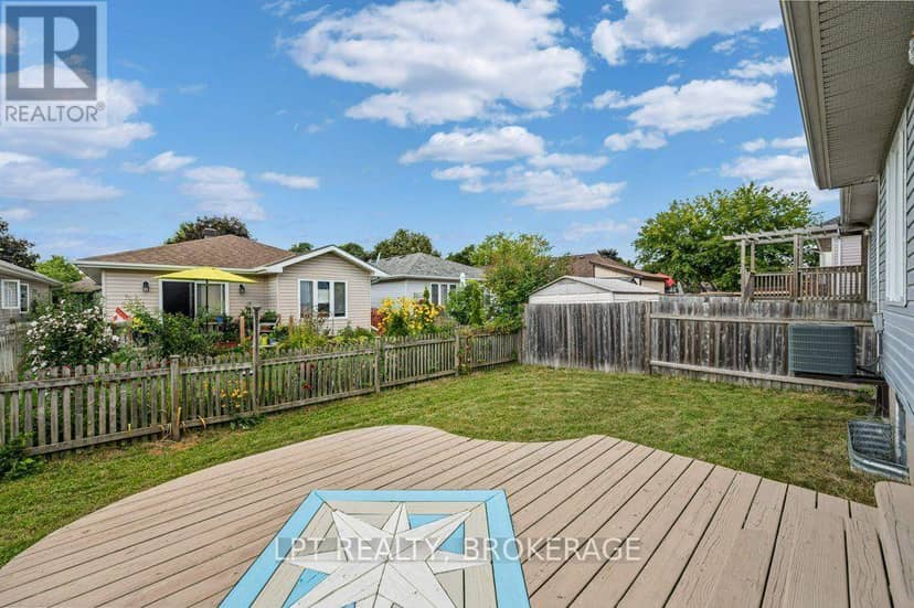8 Wilfred Crescent — photo 31 of 38