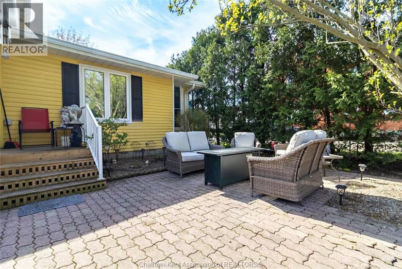 335 Wellington STREET West — photo 33 of 40
