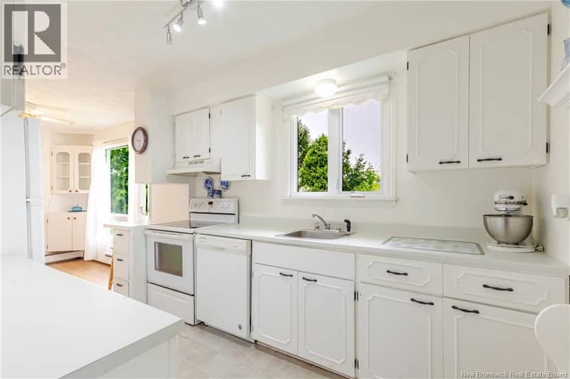 34 Harding Drive — photo 10 of 38