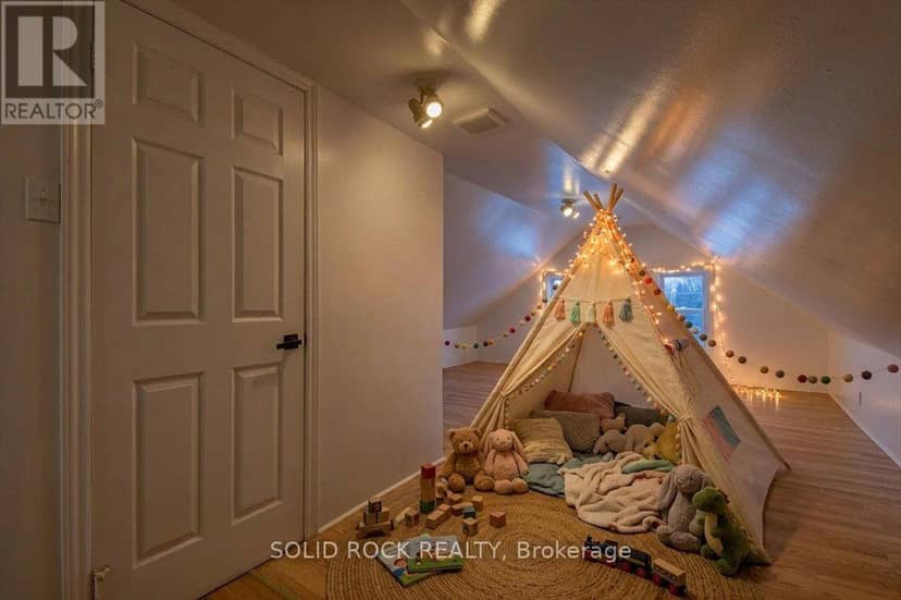 513 Romaine Street — photo 5 of 40