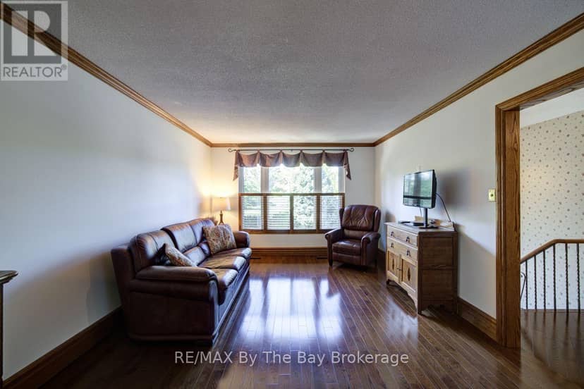 50 Hilltop Court — photo 5 of 40