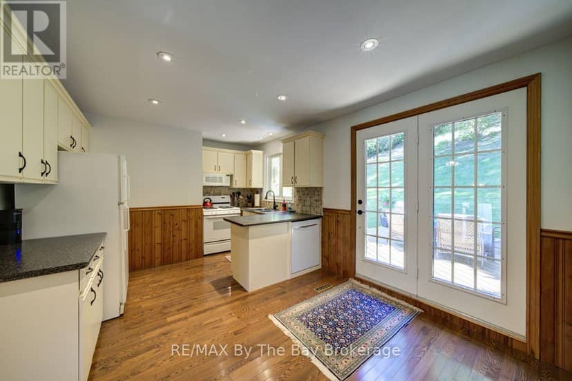 50 Hilltop Court — photo 9 of 40