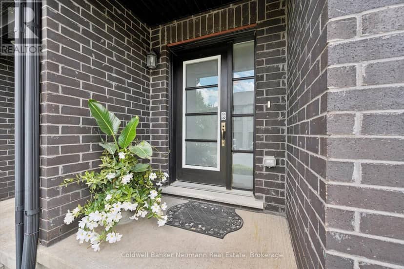 3 - 91 Poppy Drive E — photo 2 of 32