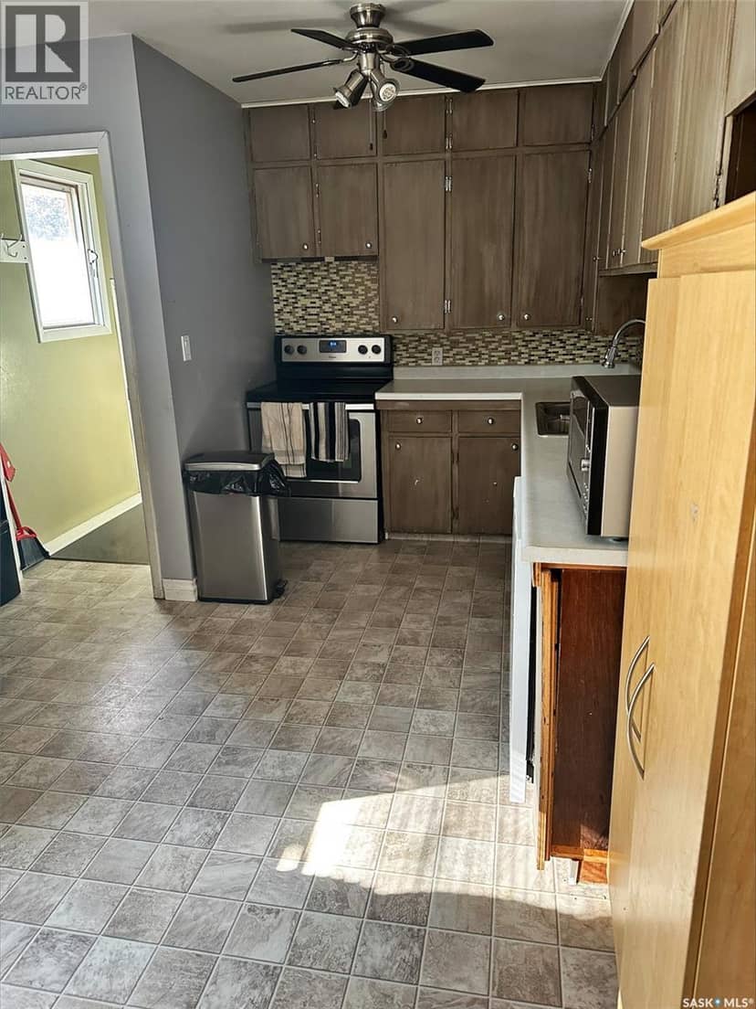 216 1st STREET W, Carnduff, photo 2