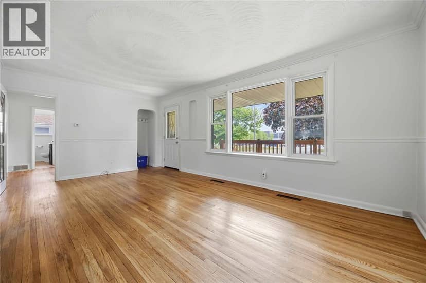 5 Aberdeen Avenue — photo 8 of 36