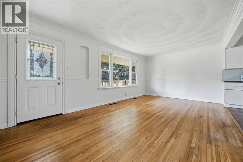 5 Aberdeen Avenue — photo 7 of 36