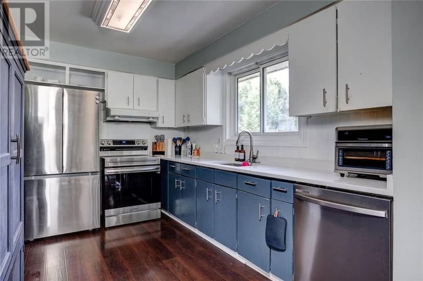 673 Camelot Drive — photo 6 of 23