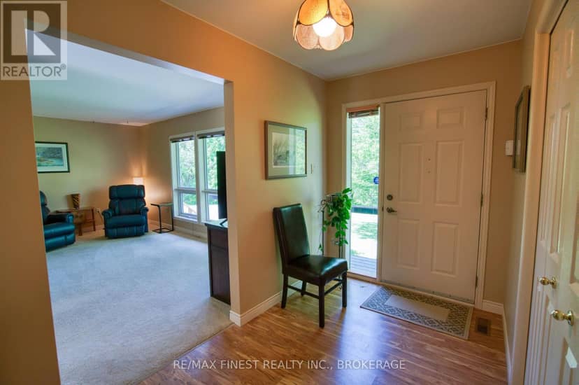 5895 Davey Drive — photo 5 of 40