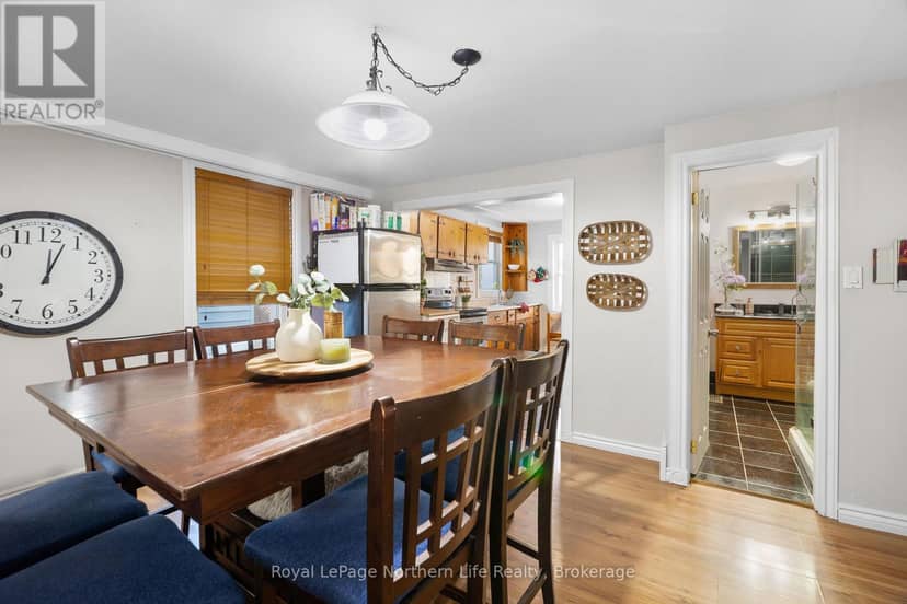 478 First Avenue W — photo 12 of 40