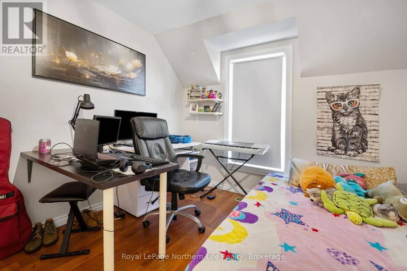 478 First Avenue W — photo 21 of 40
