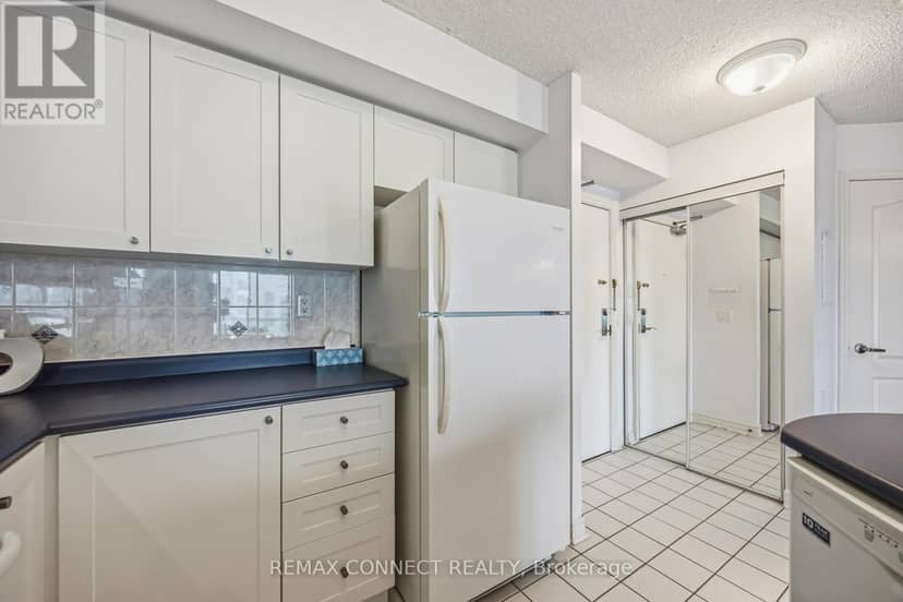 504 - 890 Sheppard Avenue W — photo 21 of 40