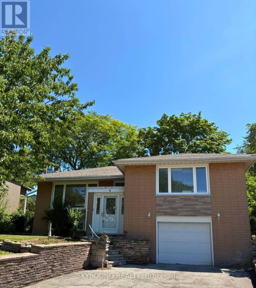 9 Caronport Crescent — photo 1 of 27