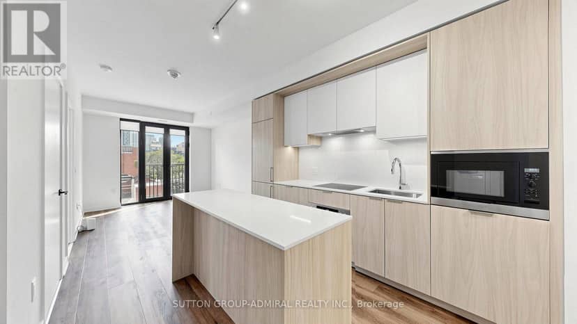 409 - 123 Portland Street — photo 2 of 40