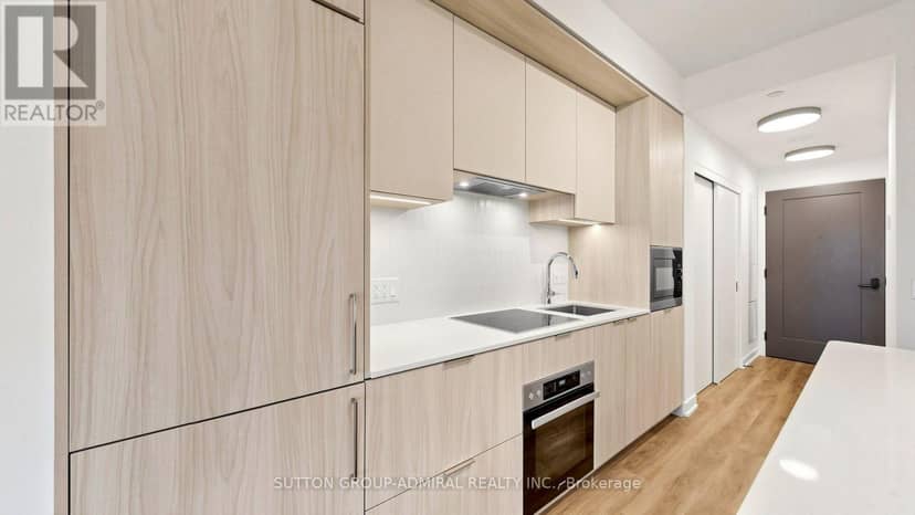 409 - 123 Portland Street — photo 8 of 40