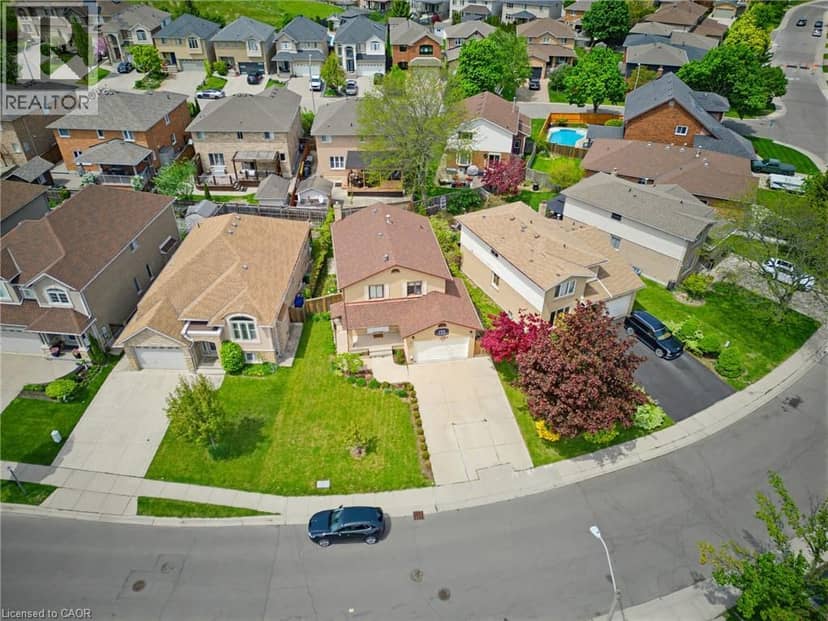 459 DICENZO Drive, Hamilton, photo 3