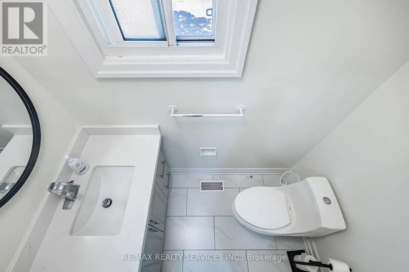 122 - 122 Ellerslie Road — photo 21 of 40