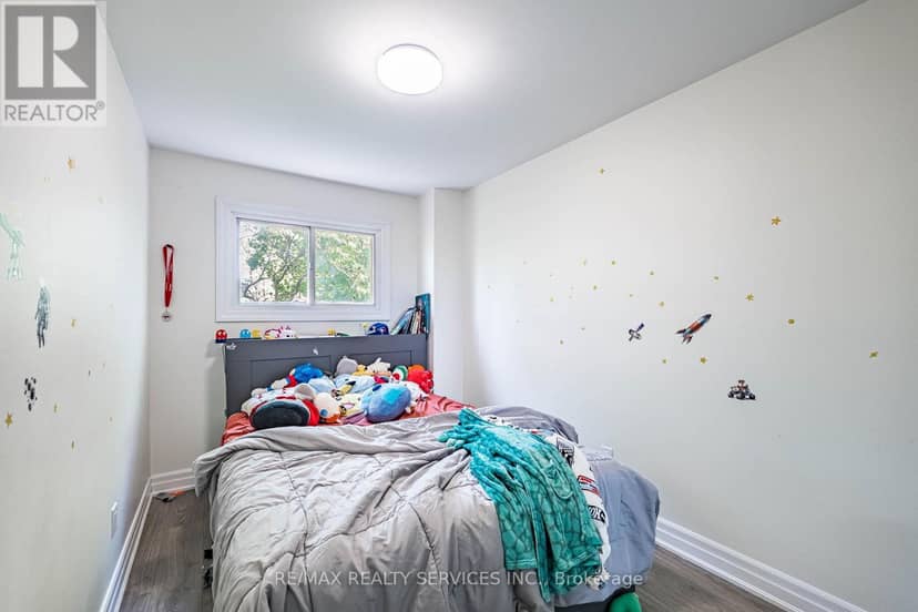 122 - 122 Ellerslie Road — photo 27 of 40