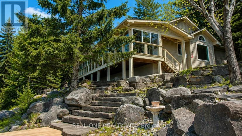 3013 Muskoka Road 117 — photo 3 of 34