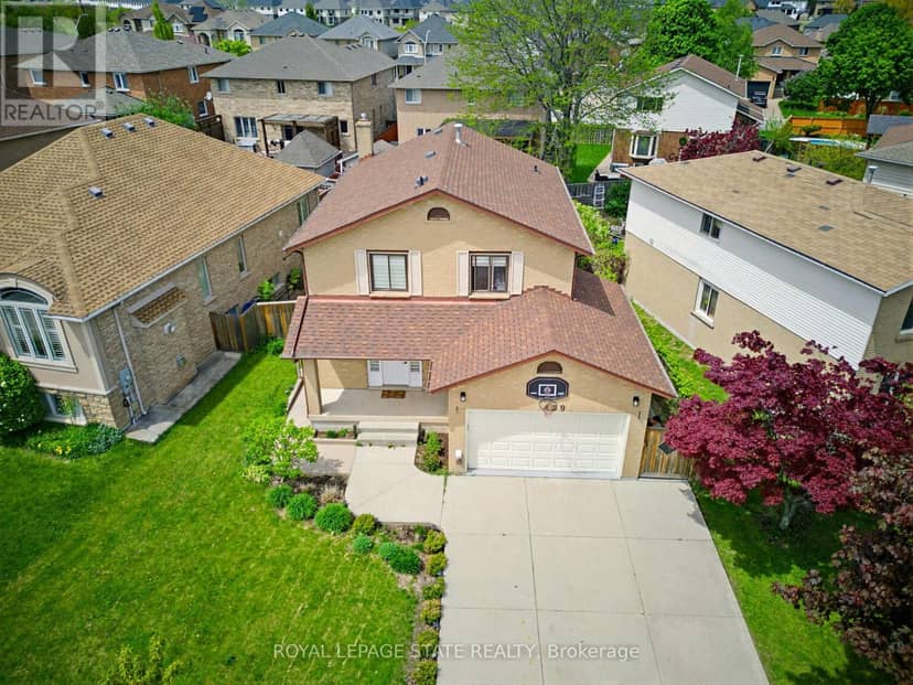 459 Dicenzo Drive, Hamilton, photo 2