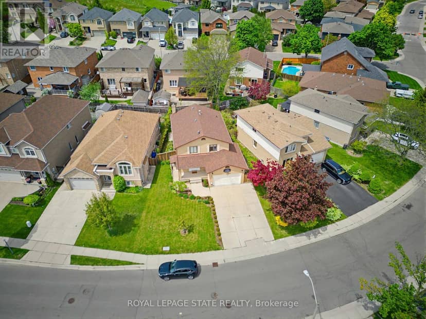 459 Dicenzo Drive, Hamilton, photo 3