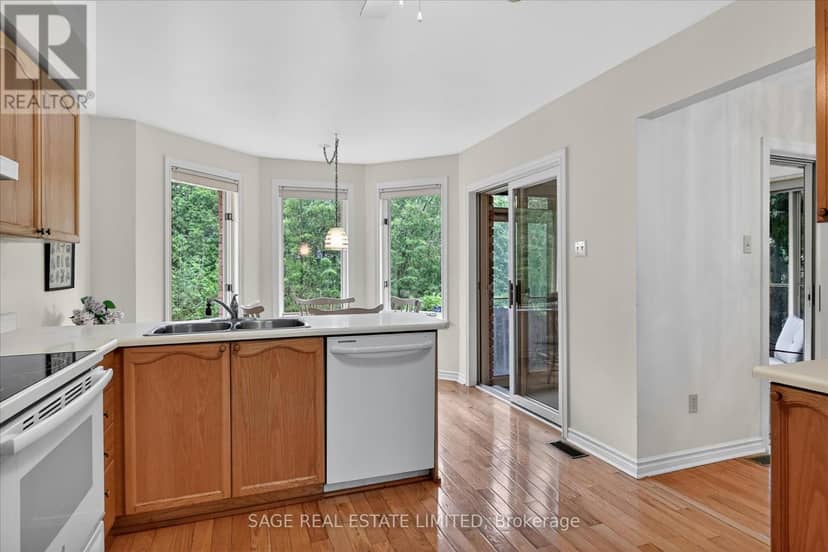 34 Patricia Place — photo 17 of 40