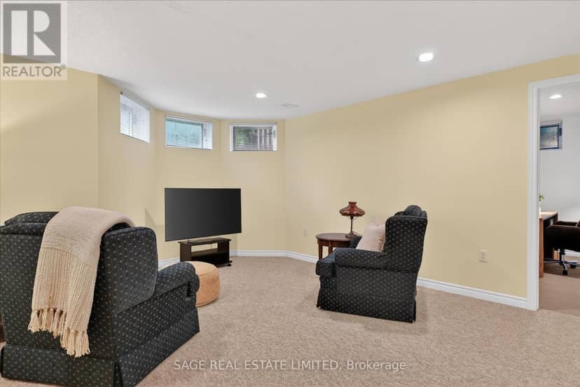 34 Patricia Place — photo 31 of 40