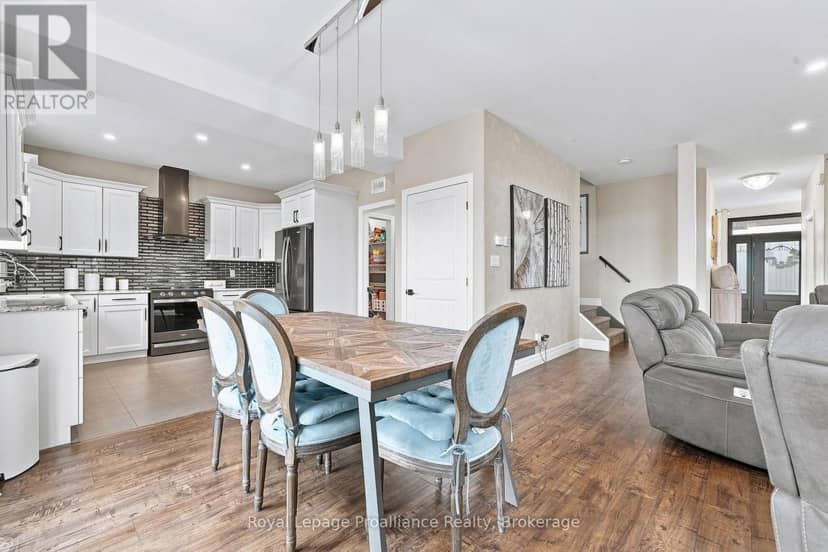 92 Northumberland Boulevard — photo 12 of 40