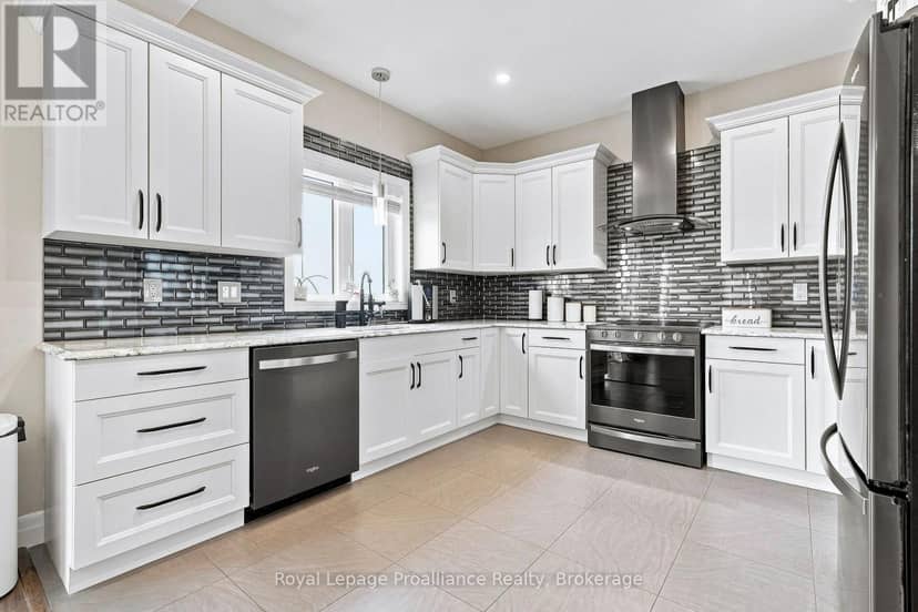 92 Northumberland Boulevard — photo 13 of 40