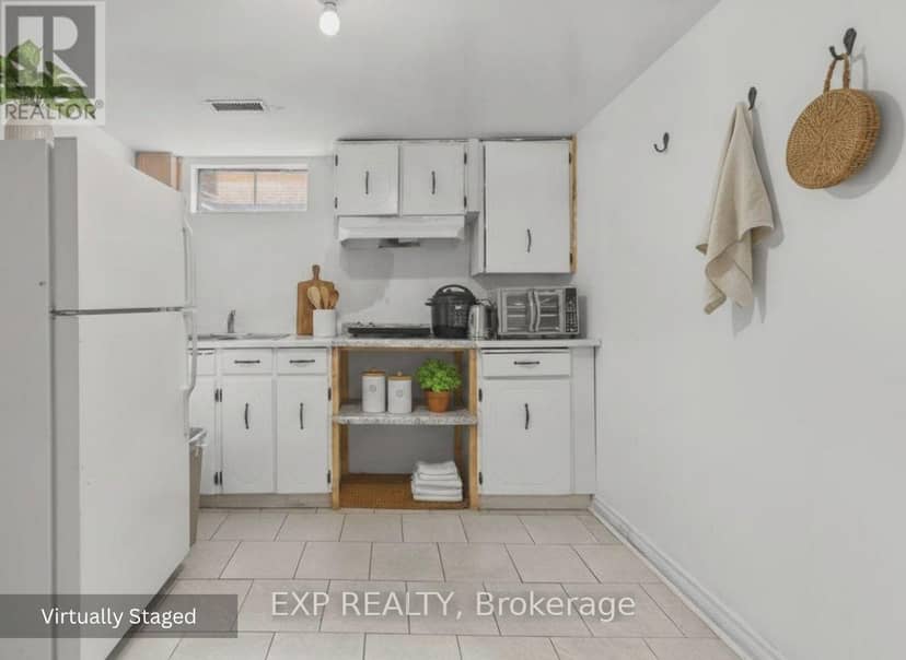 20 Canterbury Drive — photo 13 of 14