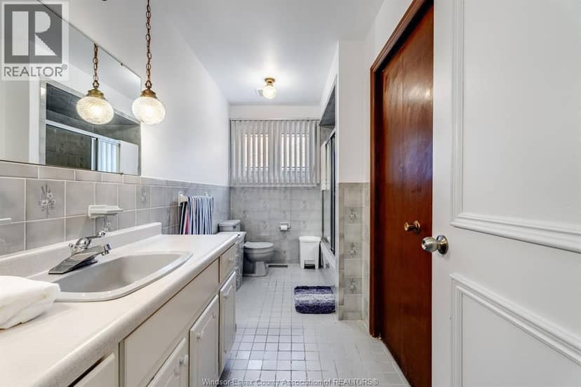 37 Elizabeth CRESCENT — photo 13 of 40