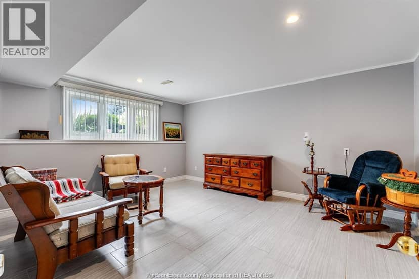 37 Elizabeth CRESCENT — photo 27 of 40