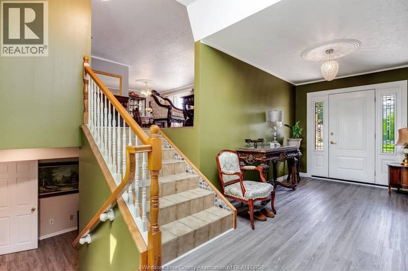 37 Elizabeth CRESCENT — photo 3 of 40