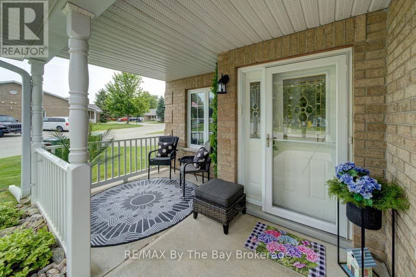 15 Meadow Lane — photo 2 of 40