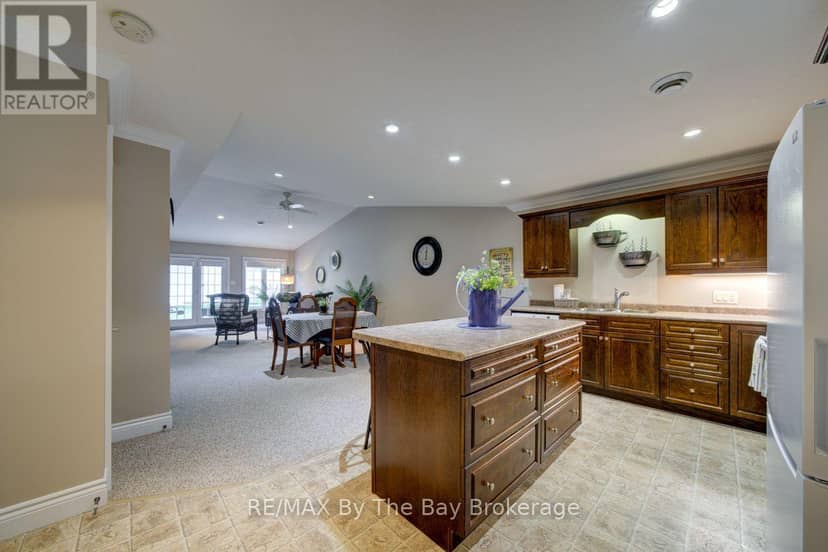 15 Meadow Lane — photo 3 of 40