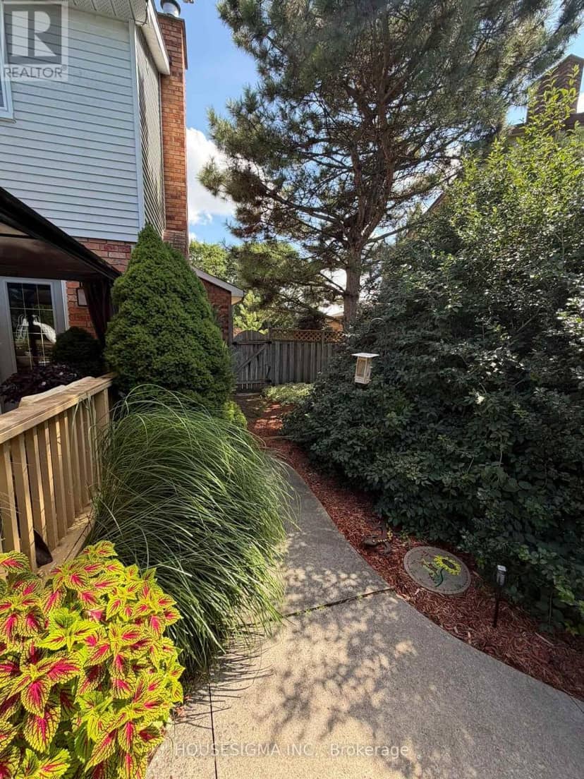 18 Jennifer Gardens — photo 35 of 40